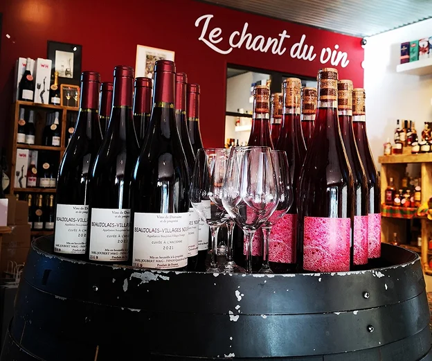 Découvrez la sélection de vins rouges, rosés et blancs de Julie Crassous, Caviste à Avrainville, Essonne